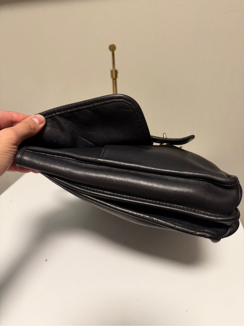 Vintage Coac Leather Briefcase with 2 Front Pocket - Picture 8 of 16